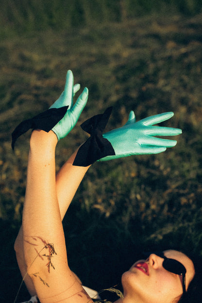LEVANT GLOVES